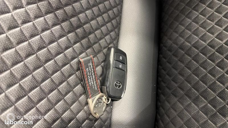 Toyota Yaris 130h Collection 5p MY26 (image 16)