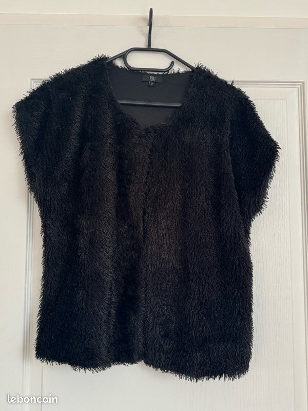 Gilet noir taille 3 RIU Paris en très bon état (image 1)