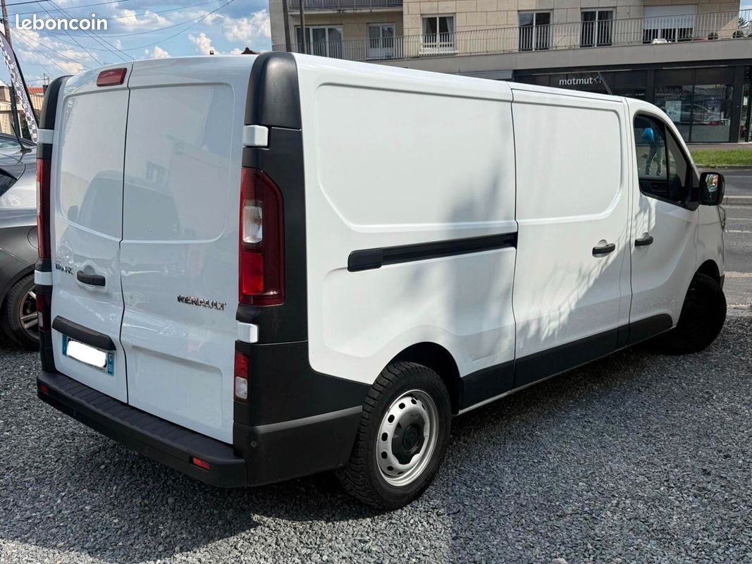 RENAULT Trafic Confort L2H1 2.0 BLUE DCI 131 cv Porte Lateral -Prix HT- TVA RECUP- 1ER MAIN- (image 2)