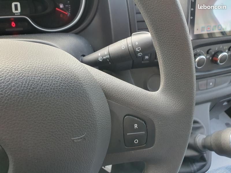 Renault Trafic FOURGON L2H1 3T 2.0 Blue dCi 150ch Randger 535 Van (image 20)