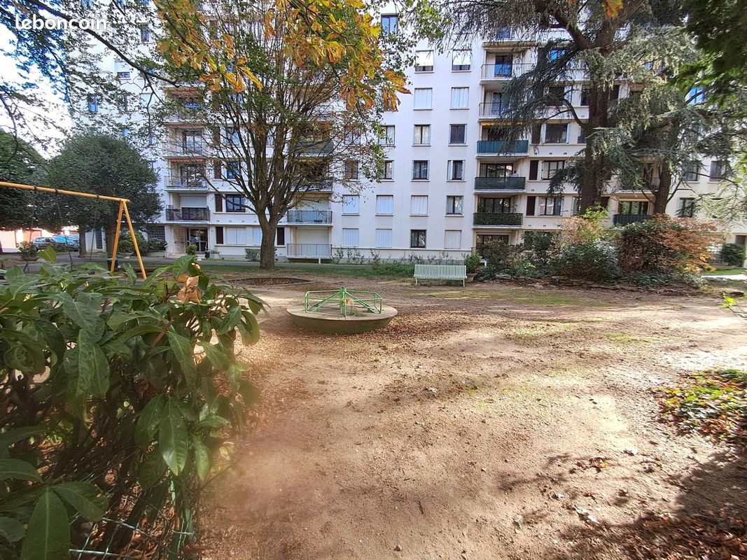 Appartement 4 pièces 71 m² · à Villejuif · 71 m² · 318 000 €
