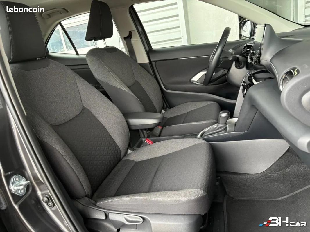 Toyota Yaris CROSS 116H HYBRID DYNAMIC MY22 CAMERA DE RECUL (image 9)