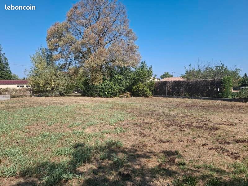 Terrain 967 m² · à Revel · 84 000 €