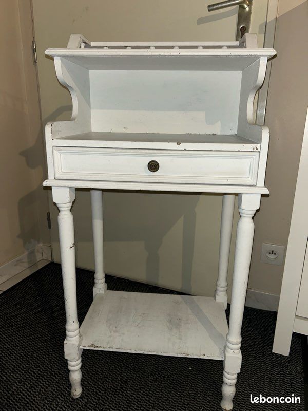 Meuble d’appoint (image 1)