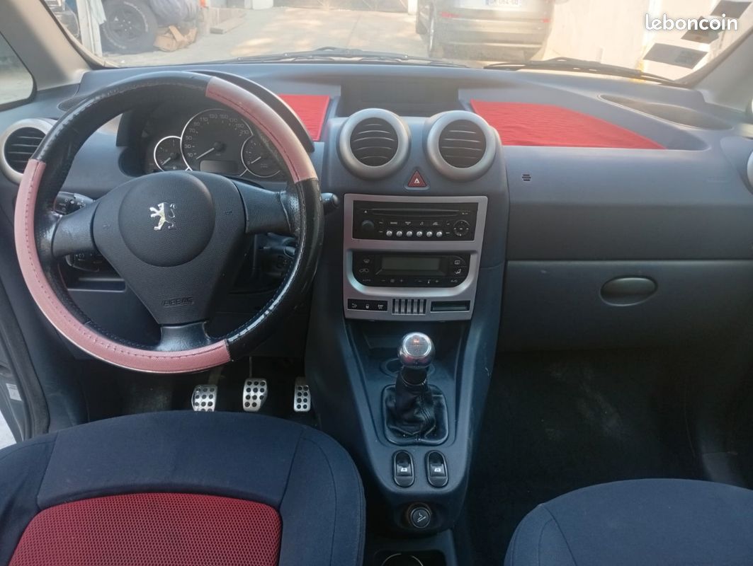 Peugeot 1007 (image 2)