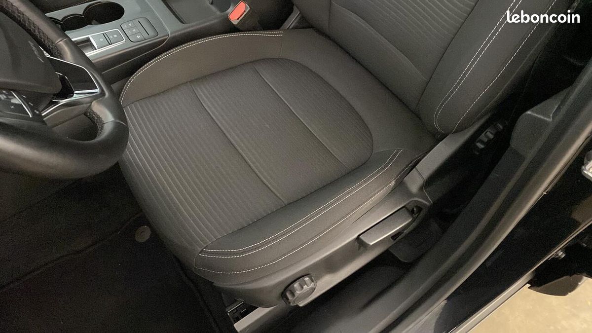 Ford Kuga 1.5 EcoBlue 120 ch Titanium (image 12)