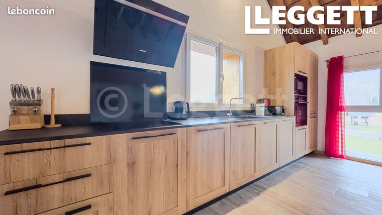 https://img.leboncoin.fr/api/v1/lbcpb1/images/3d/6a/2f/3d6a2f387f5f9967e6d214580ae158c5f2aebedb.jpg?rule=ad-image