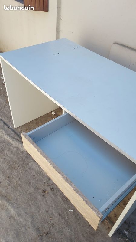 Bureau (image 2)