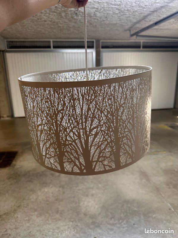 Lustre (image 1)
