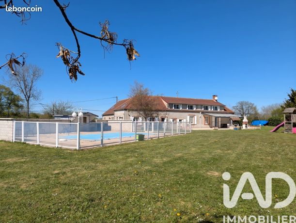 Propriété 9 pièces 268 m²