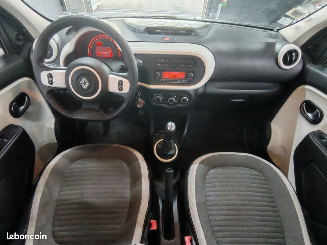 RENAULT TWINGO III 1.0 SCe 70 eco2 Stop Start Zen (image 17)