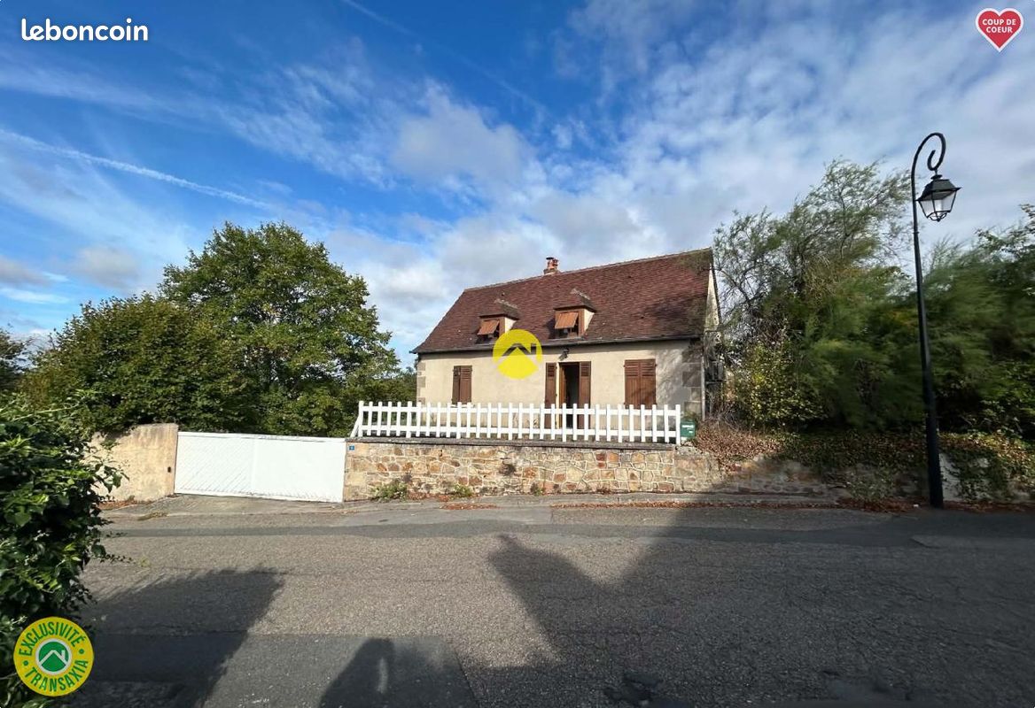 Maison 8 pièces 144 m² · à Bourbon-l'Archambault · 144 m² · 120 000 €