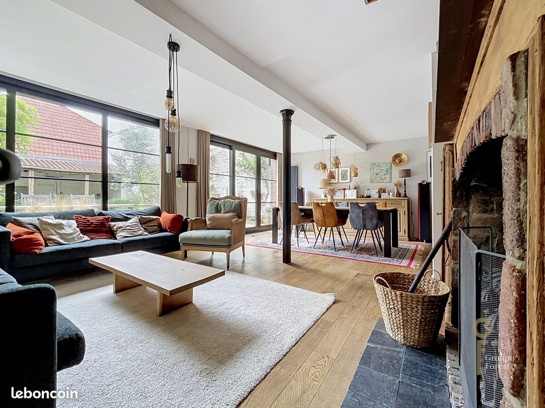 Maison 6 pièces 240 m² · à Linselles · 240 m² · 699 000 €