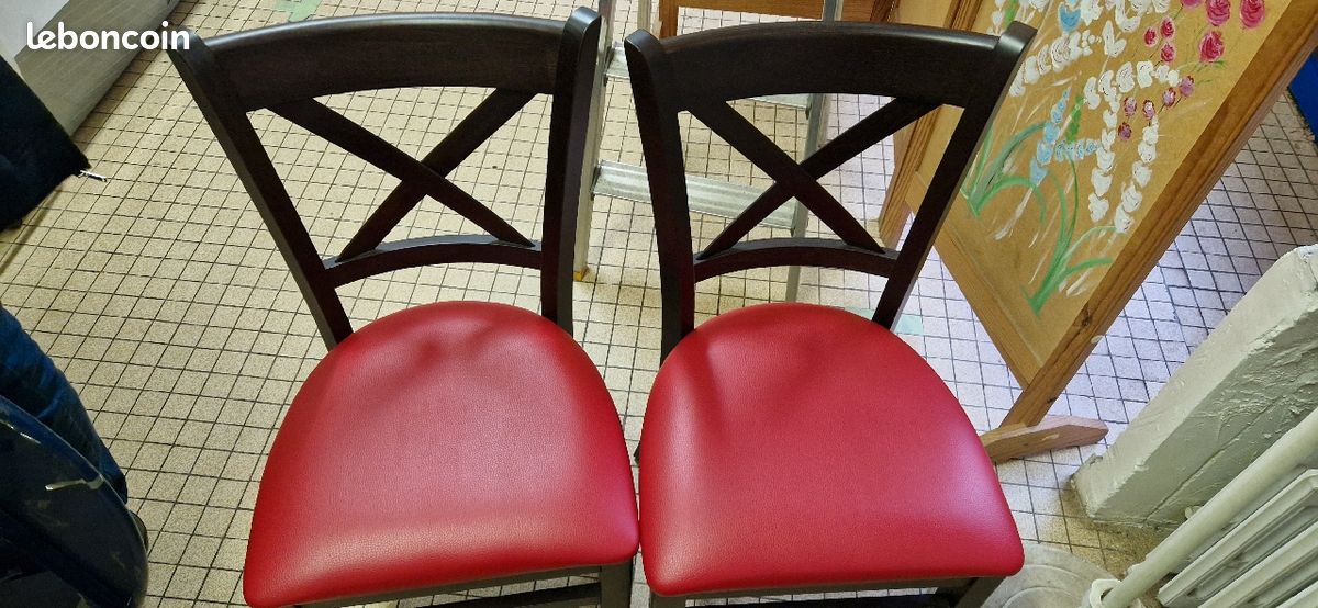 Chaise en bois assise simili rouge (image 2)