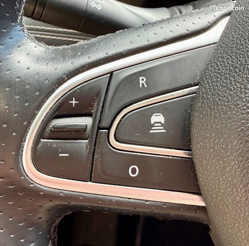 RENAULT GRAND SCENIC 1.7 BLUEDCI 150CH INITIALE PARIS- CUIR - ATTELAGE-GARANTIe (image 20)