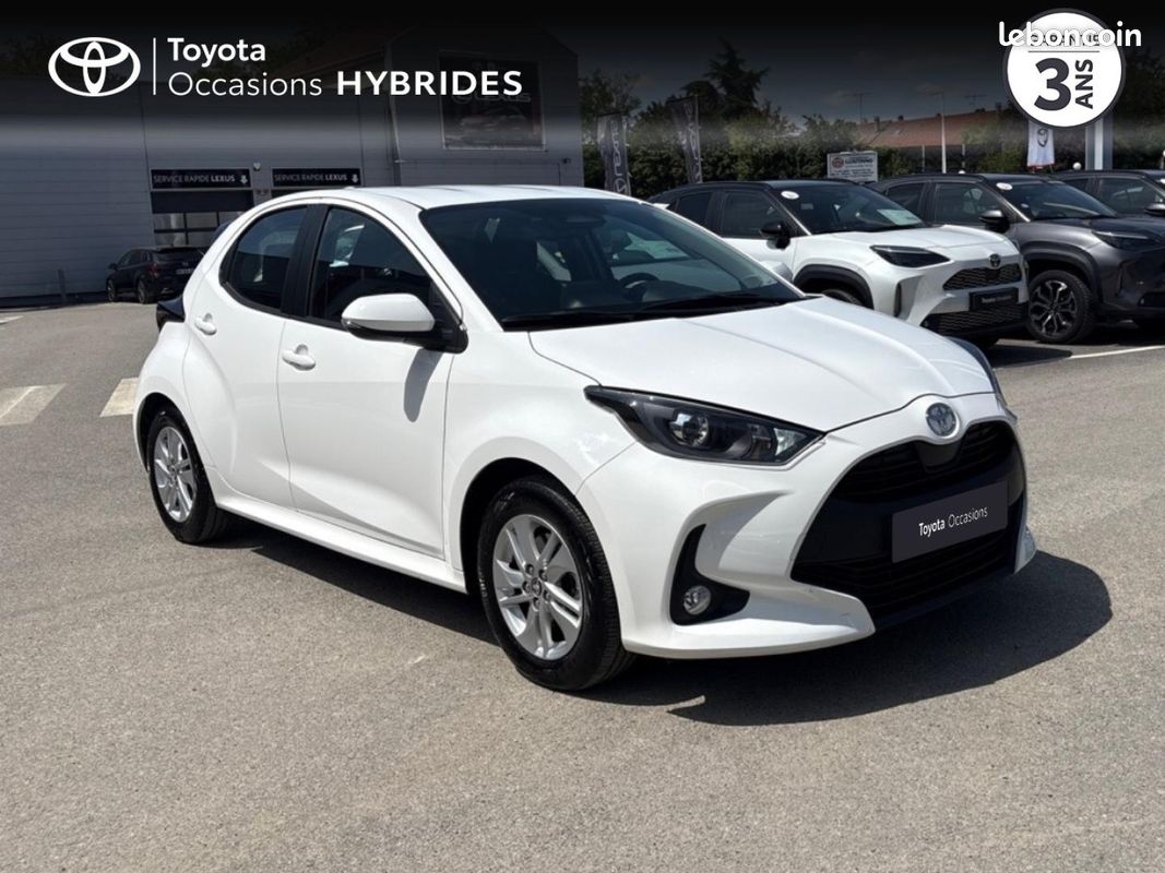 Toyota Yaris 116h Dynamic Business 5p MC24 (image 6)