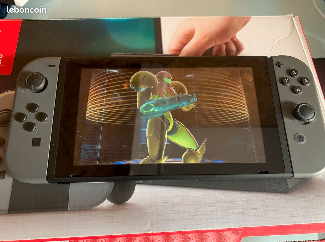 Nintendo Switch + Super Smash Bros Ultimate (image 2)
