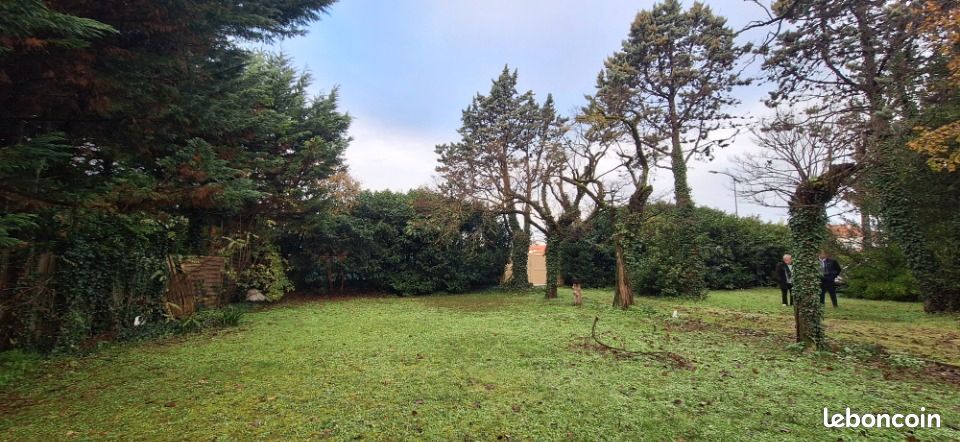 Terrain 655 m² Saujon · 89 000 €