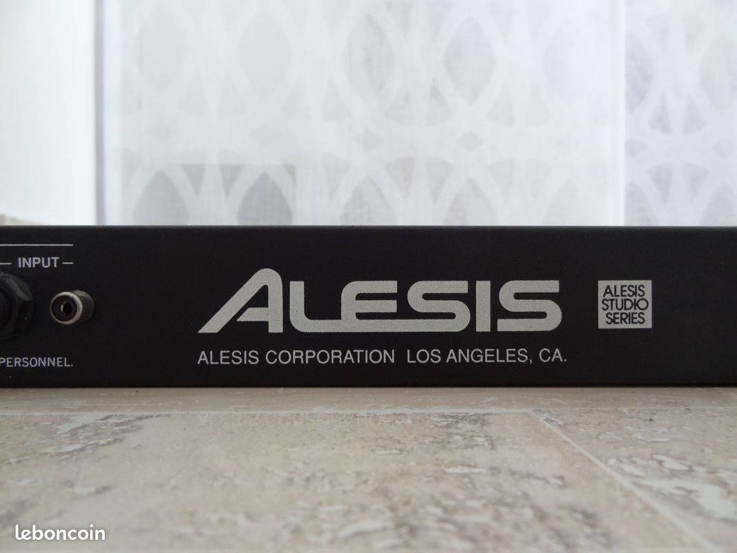 Alesis m-eq-230 equalizeur de precision 1/3 octave (image 6)