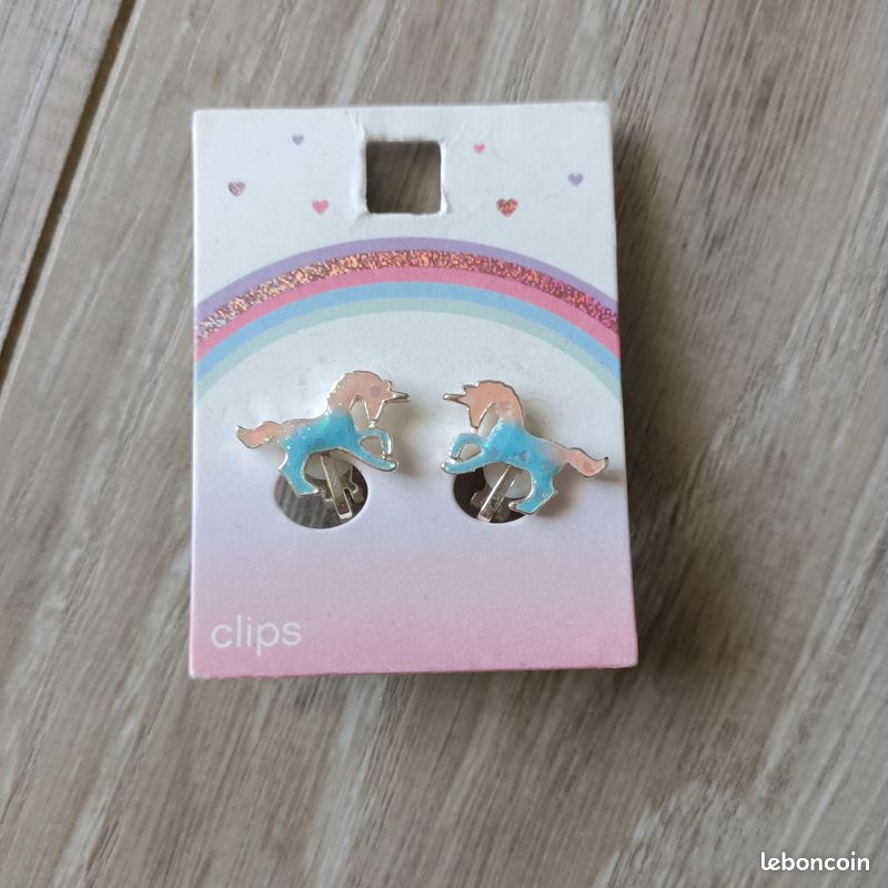 Boucles d’oreilles clip licorne (image 1)