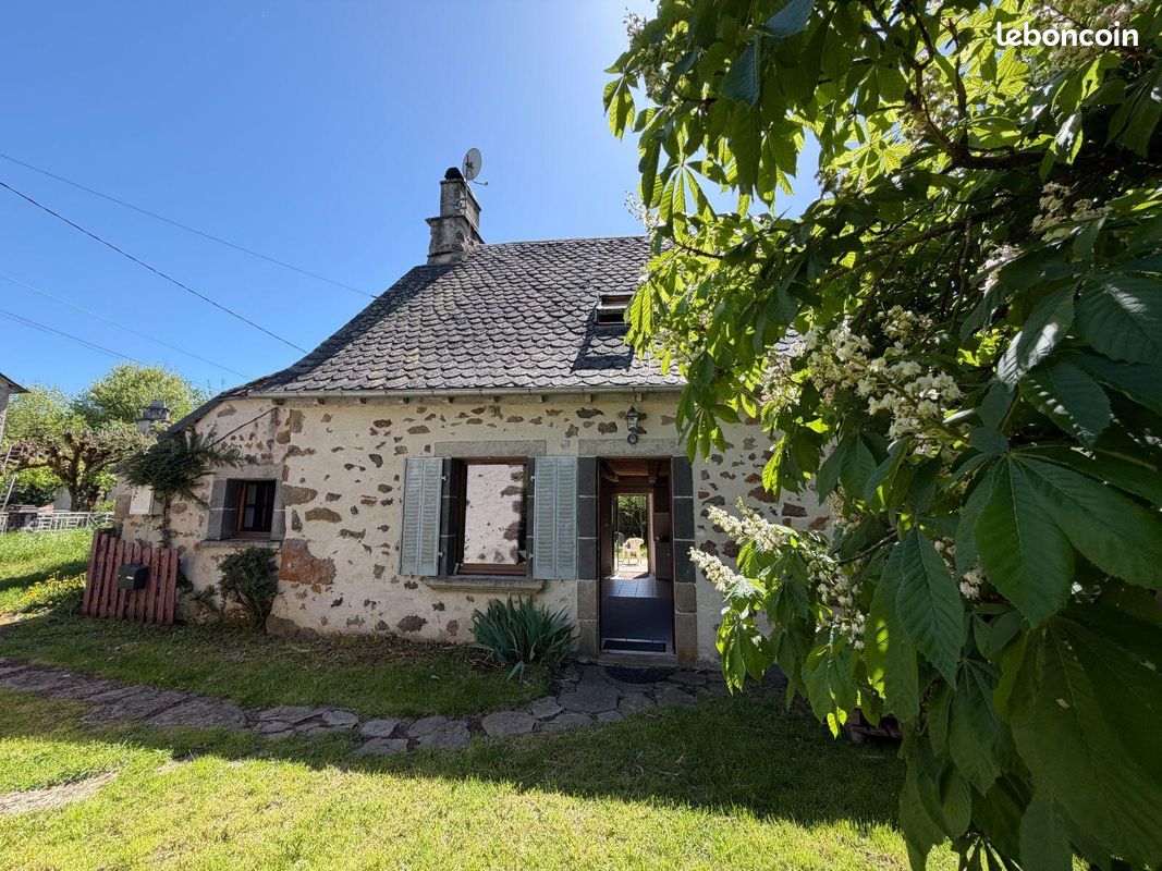 Maison 2 pièces 76 m² · à Anglards-de-Salers · 76 m² · 153 700 €