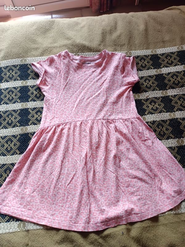 Lot de 4 vêtements Fille, taille 6- 7 ans (image 2)