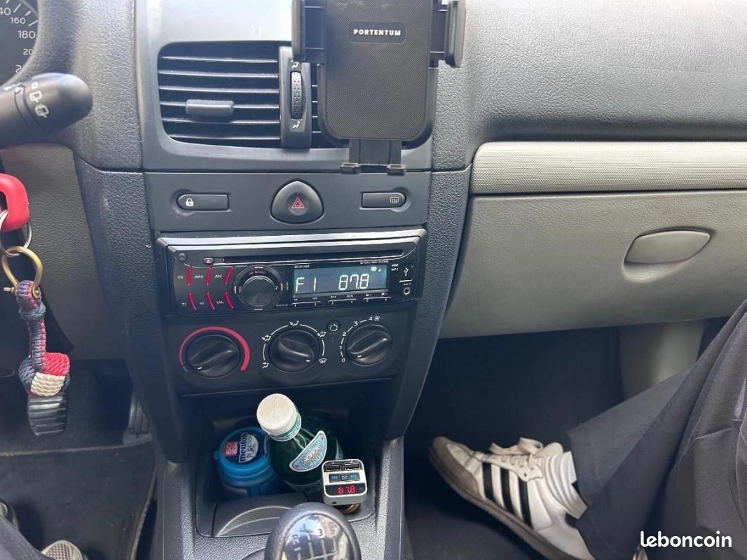 Renault Clio 1.2 60 AUTHENTIQUE (image 29)