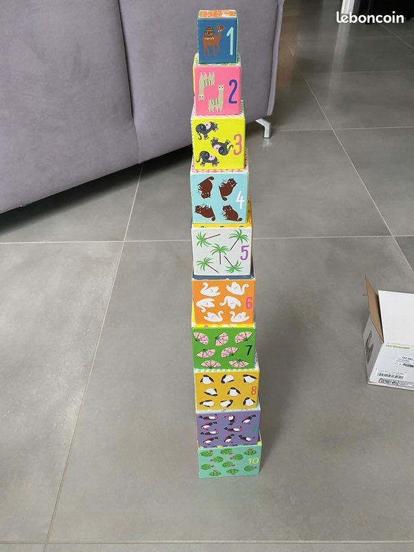 Tour de cubes 10 cubes (image 3)