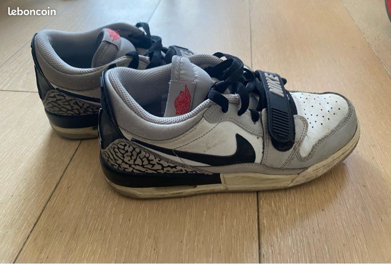 Nike air Jordan taille 38 enfant Chaussures