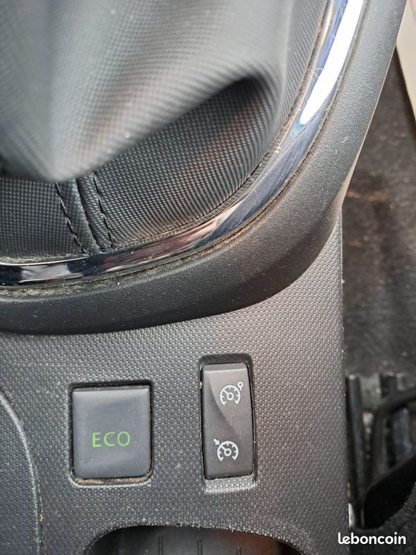 RENAULT CAPTUR 0.9 TCE 90CH STOP&START ENERGY ZEN ECO² 2013 (image 11)