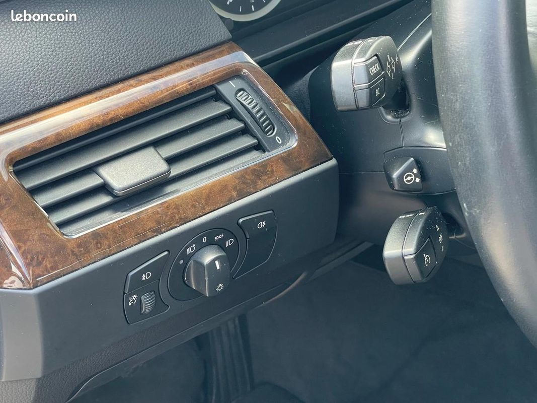 Bmw Serie 5 E60 540i V8 306ch 4.0L Pack Luxe TBE / TOE / PDC / GPS / 540 i ( 545i 550i 545 550 ) (image 19)