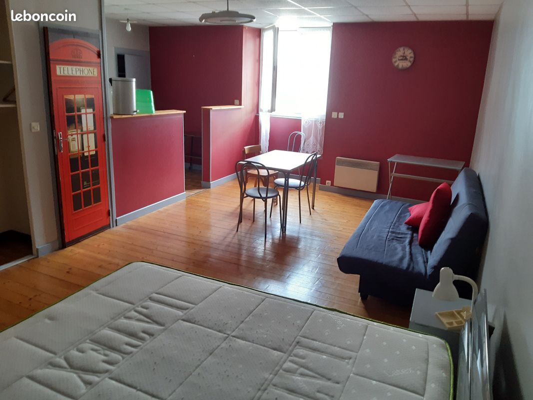 Appartement 1 pièce 35 m² · à Poligny · 35 m² · 325 €