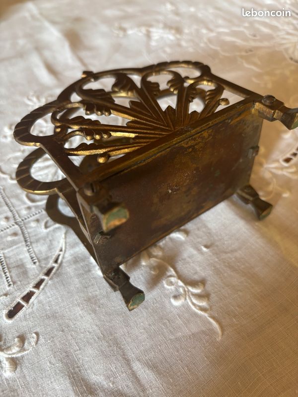 Porte lettre ou serviette en laiton vintage (image 3)