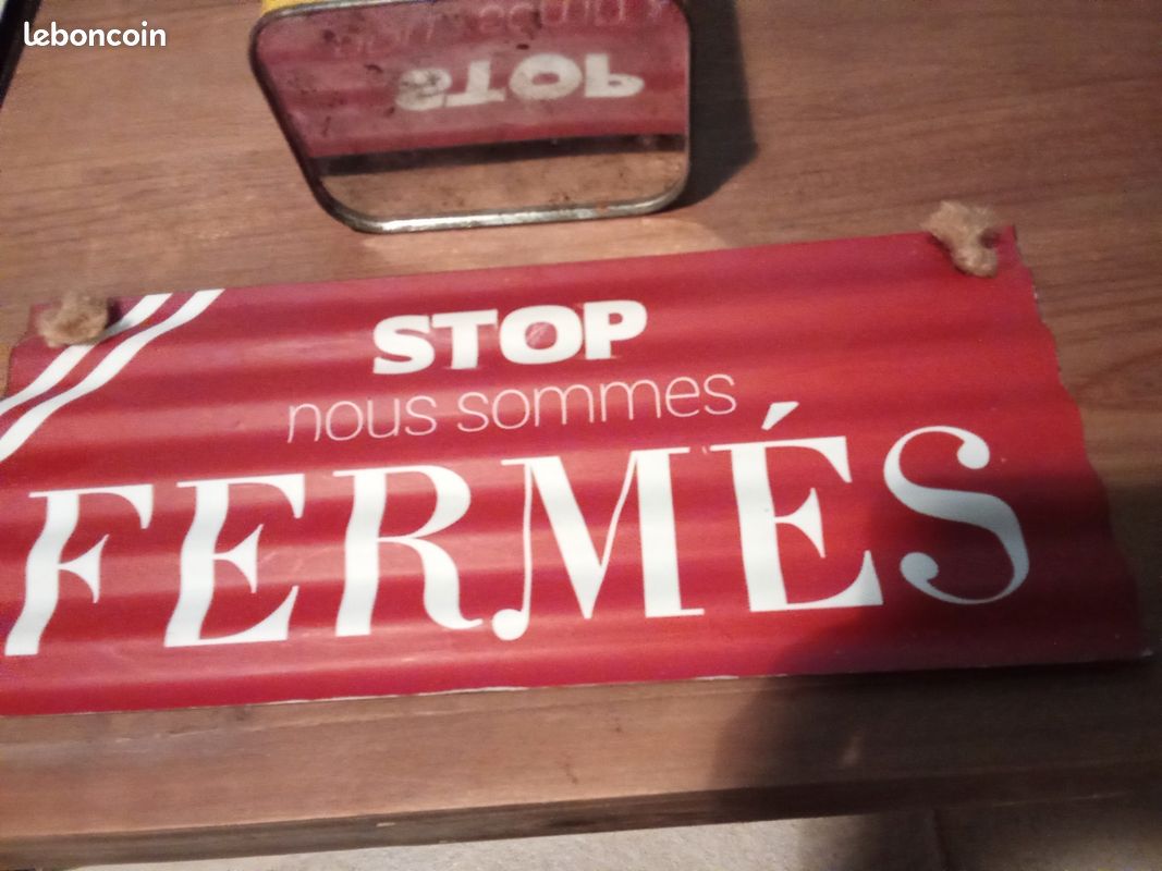 Pancarte nous sommes fermes (image 1)