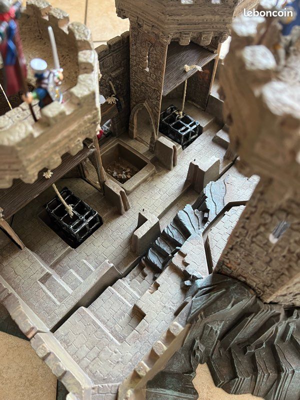 Château fort Plastoy et figurines Papo (image 4)