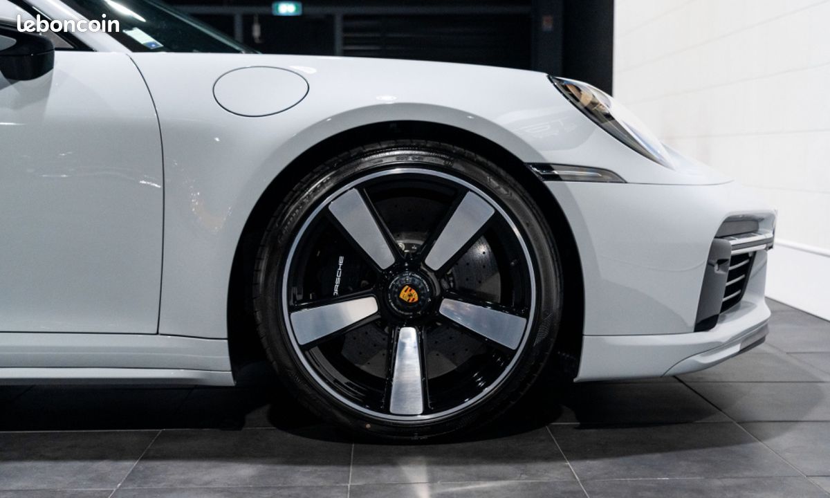 Porsche 911 TYPE 992 Sport Classic 3.7 550 – 1°MAIN Française Malus Payé / Burmester / Cam. 360° / TVA LOA / 2933E/Mois (image 9)