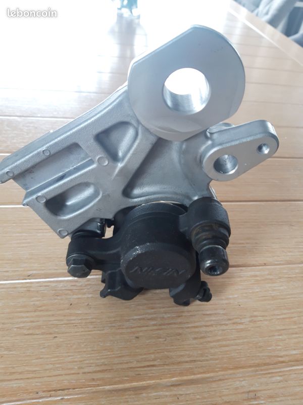 Etrier arriere yamaha mt09 (image 3)