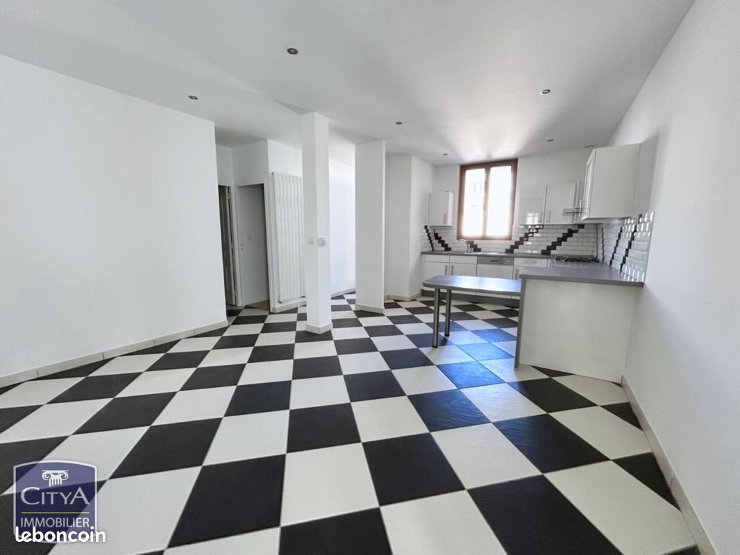 Appartement 3 pièces 56 m² · à Saint-Chamond · 56 m² · 85 000 €