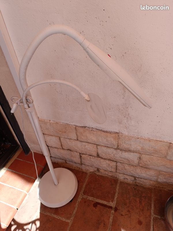 Lampe de couturière ou brodeuse (image 3)