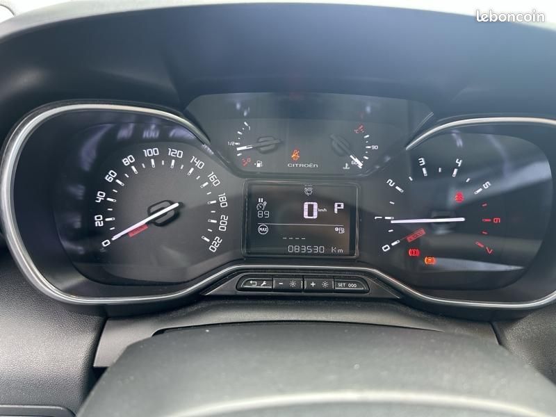 Citroen C3 Aircross PureTech 130ch S&S Shine EAT6 (image 22)