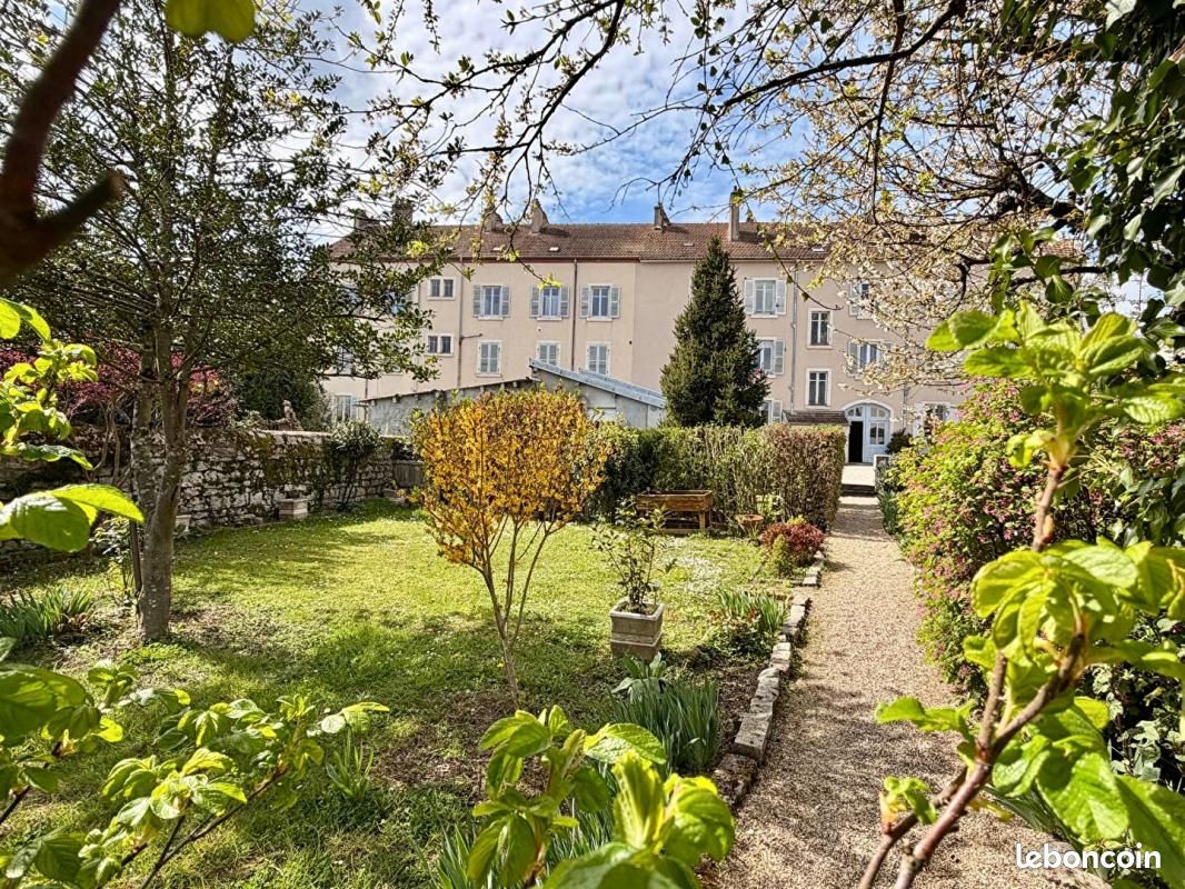 Appartement 4 pièces 104 m² · à Dole · 104 m² · 205 000 €