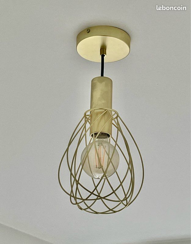 Suspension industrielle filaire fil doré (image 1)