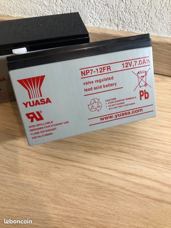Batteries Yuasa NP7-12FR 12v 7Ah (image 1)