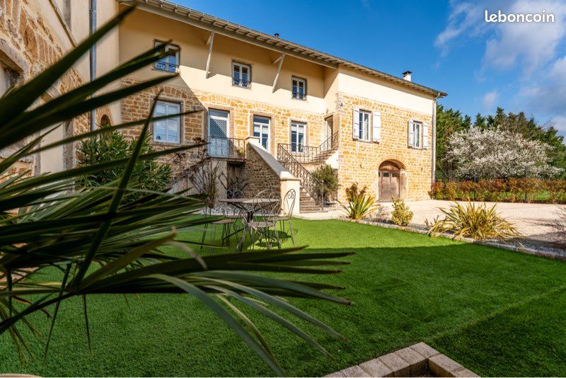 Maison 6 pièces 207 m² · à Chazay-d'Azergues · 207 m² · 750 000 €