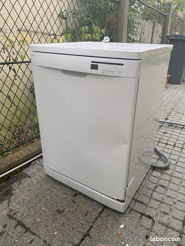 Lave vaisselle essentiel B (image 1)