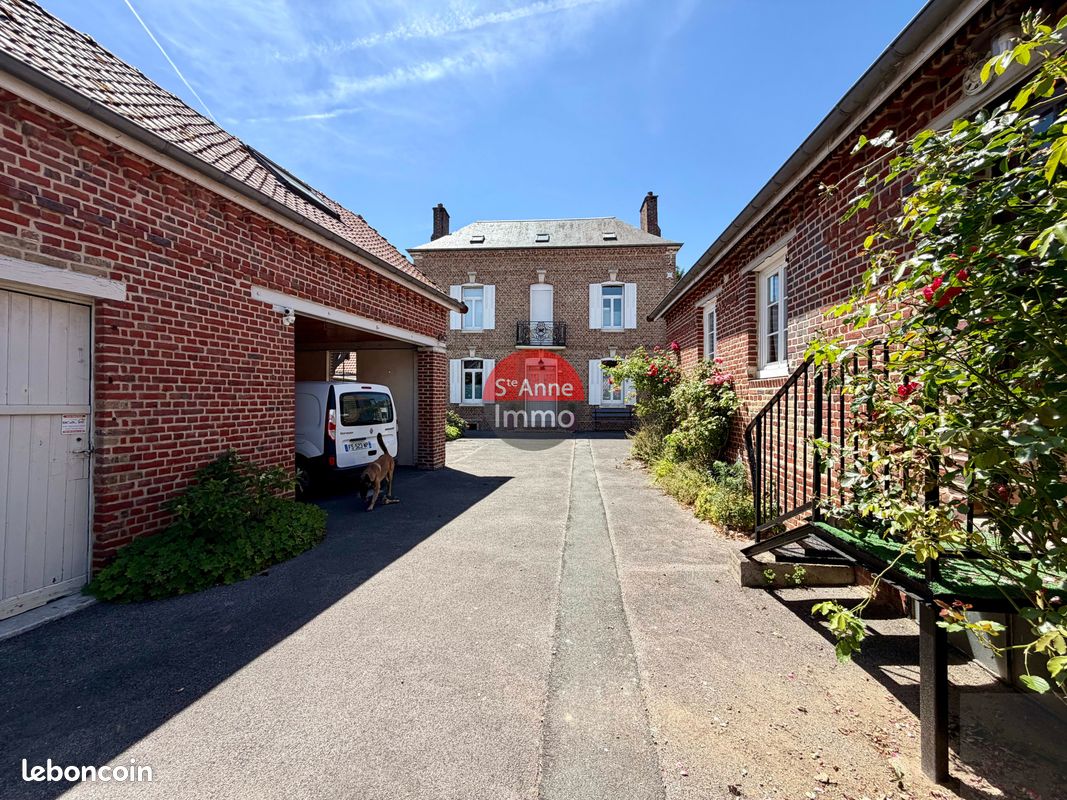 Maison 10 pièces 220 m² · à Poulainville · 220 m² · 397 000 €