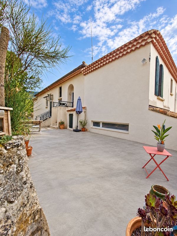 Appartement 2 pièces 45 m² · à Simiane-Collongue · 45 m² · 950 €/mois