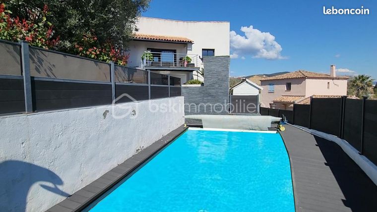 Maison 7 pièces 240 m²