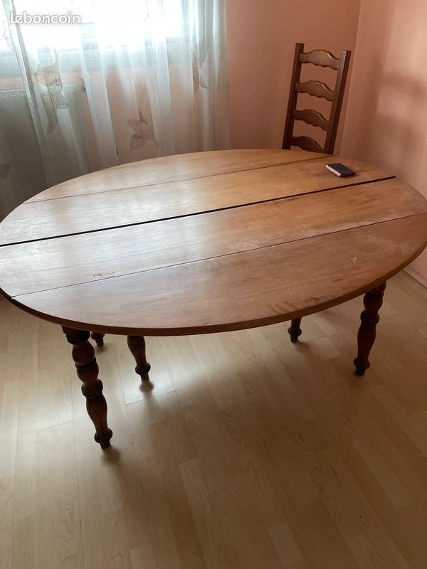 Table Ovale Extensible en Bois Massif (image 1)