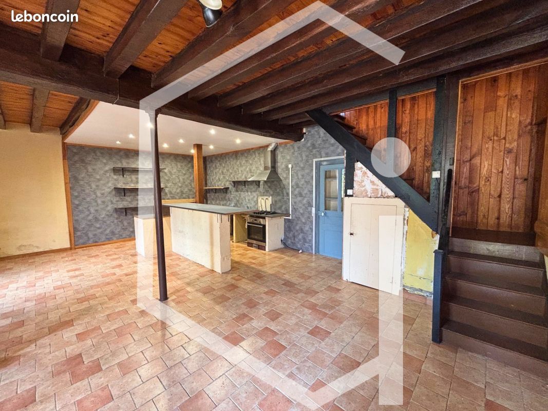 Maison 5 pièces 150 m² · à Le Noyer · 150 m² · 67 000 €